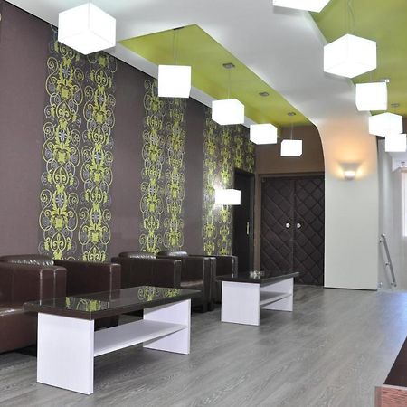 Garni Hotel Tri O Kragujevac Dış mekan fotoğraf