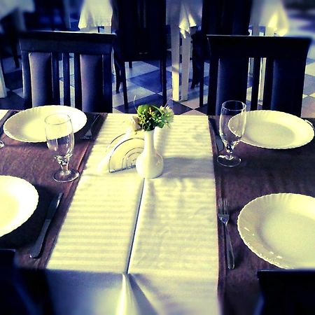 Garni Hotel Tri O Kragujevac Dış mekan fotoğraf