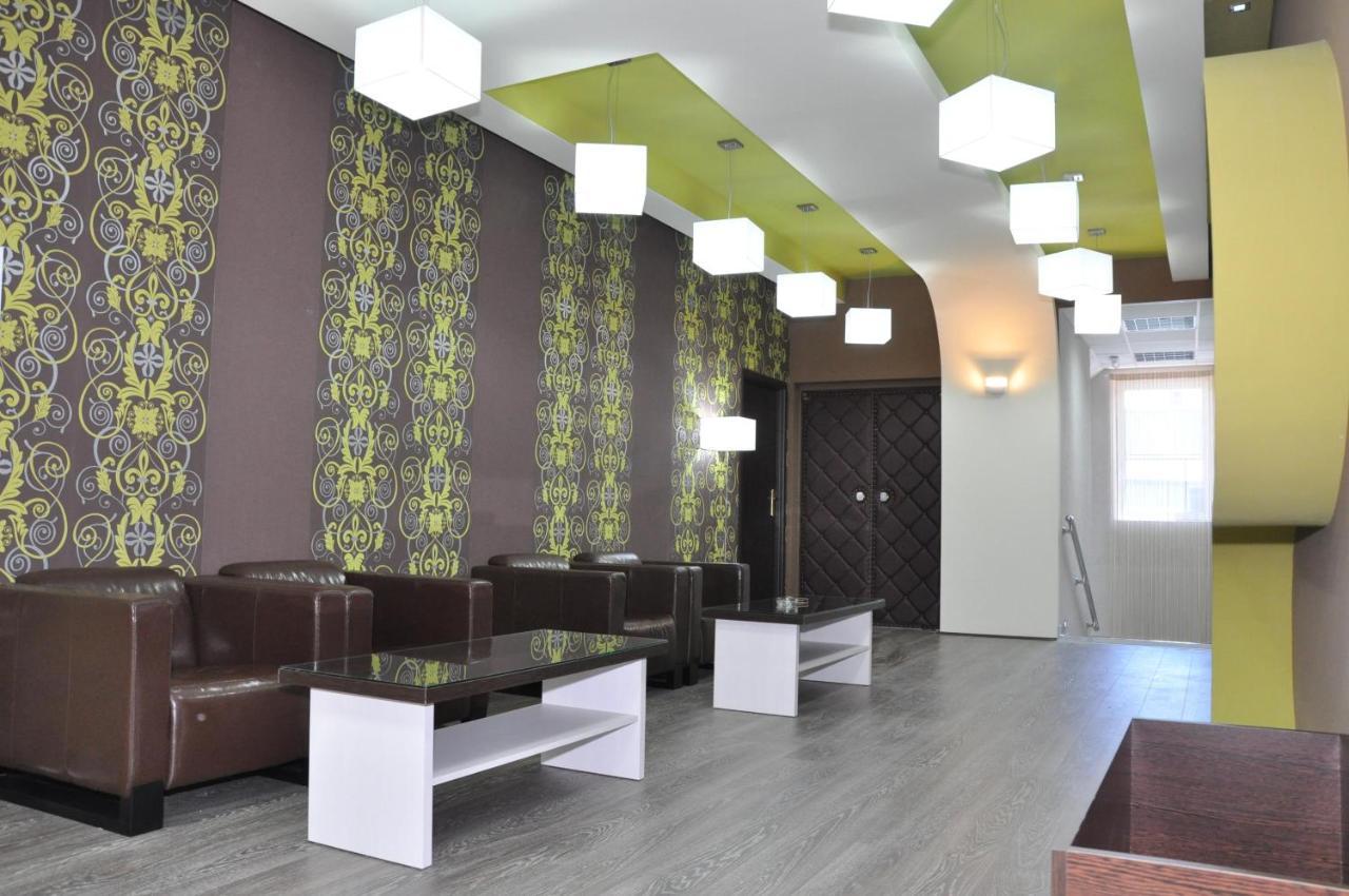 Garni Hotel Tri O Kragujevac Dış mekan fotoğraf