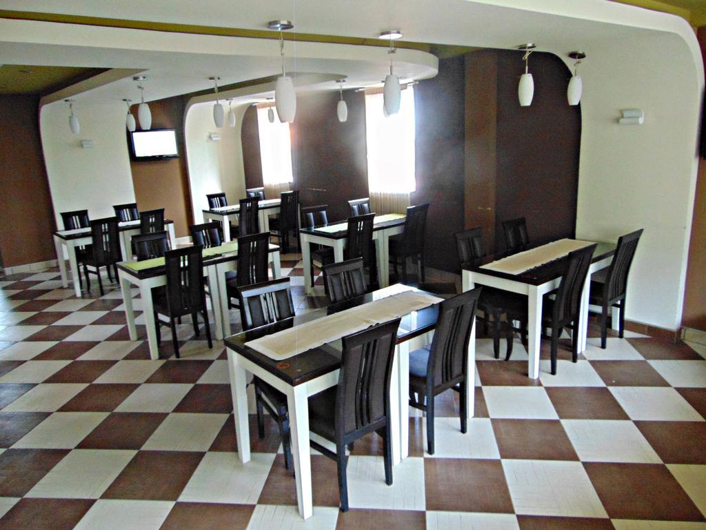 Garni Hotel Tri O Kragujevac Dış mekan fotoğraf