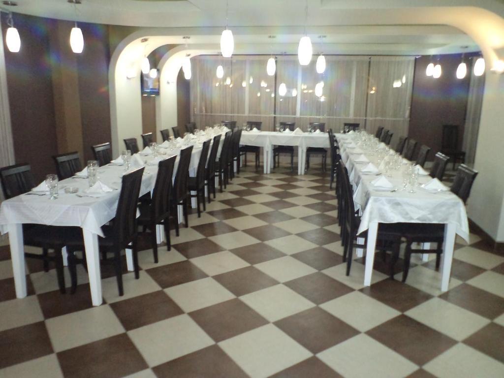 Garni Hotel Tri O Kragujevac Dış mekan fotoğraf