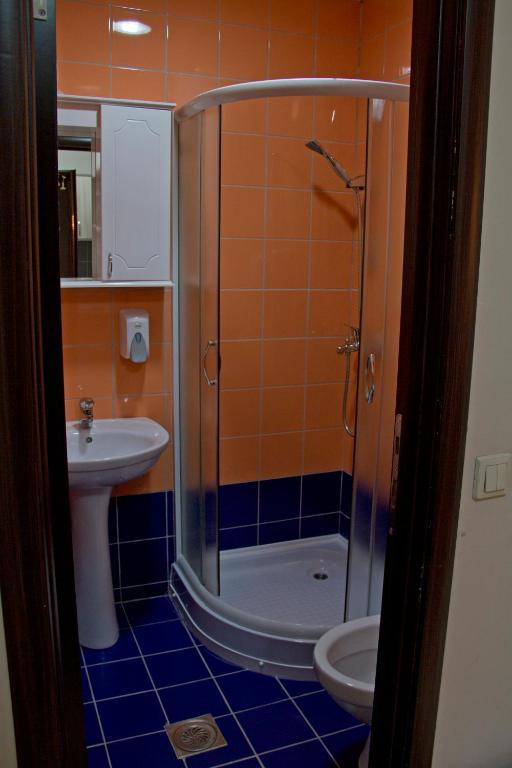 Garni Hotel Tri O Kragujevac Oda fotoğraf