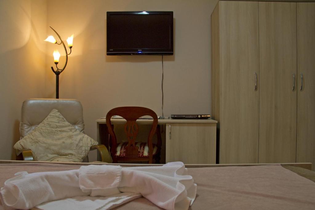 Garni Hotel Tri O Kragujevac Oda fotoğraf