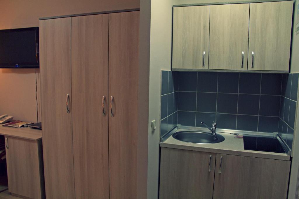Garni Hotel Tri O Kragujevac Oda fotoğraf